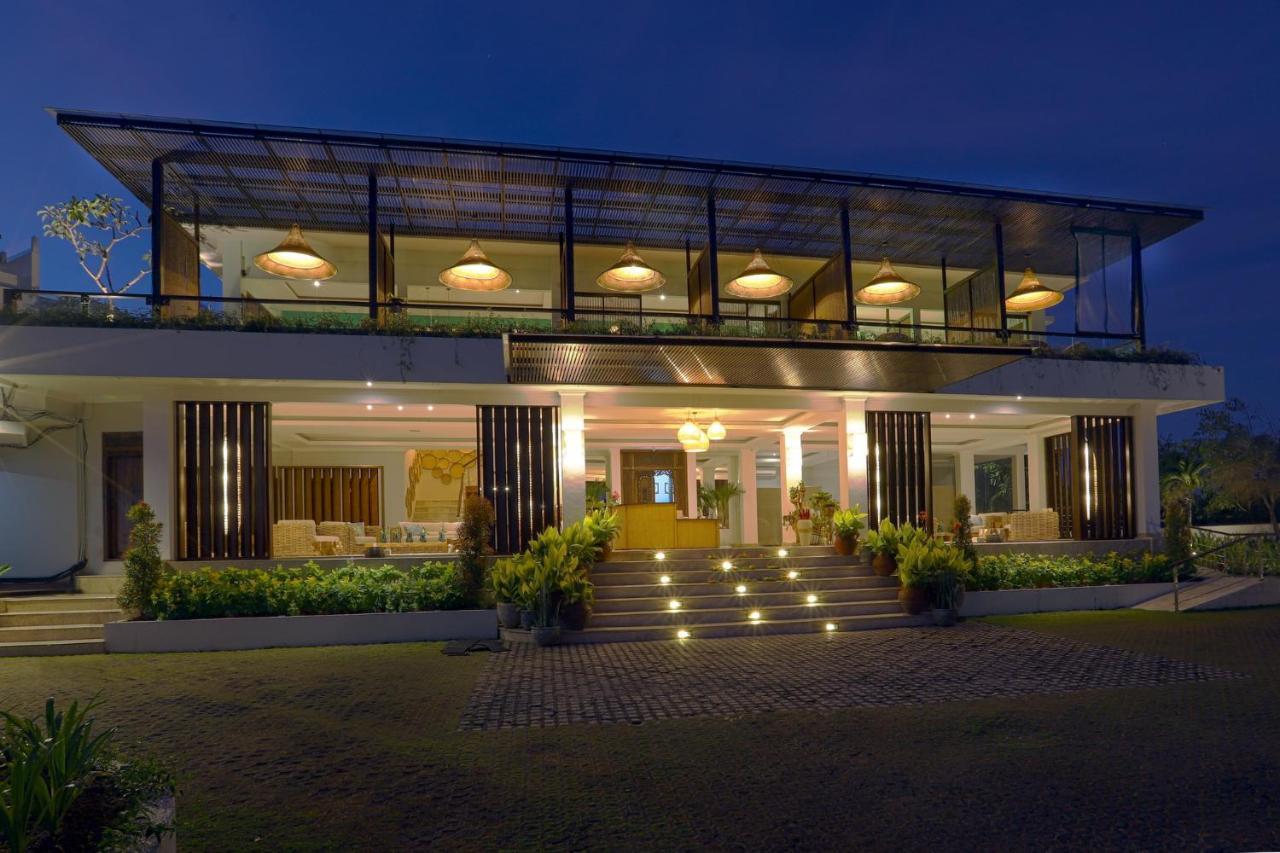 Nunamkhalu Private Villa And Spa 누사두아 외부 사진